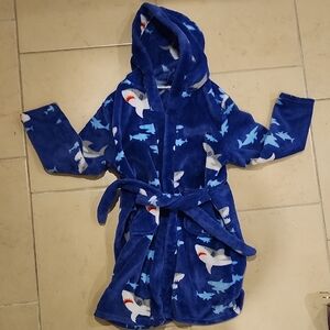 Kids Blue Shark Robe GENDER NEUTRAL SIZE SMALL 7/8